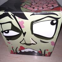 Portabiscotti "mostruoso"