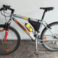 Bicicletta Mountain bike Bottecchia cambio shimano