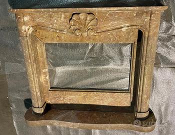 Cornice in marmo per caminetto
