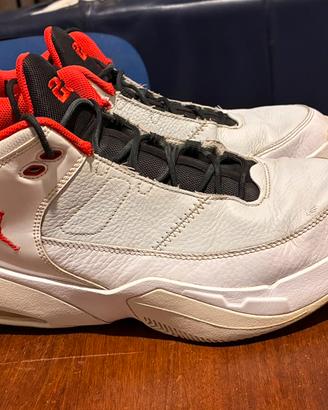 Jordan Max Aura 3 (White/University Red)