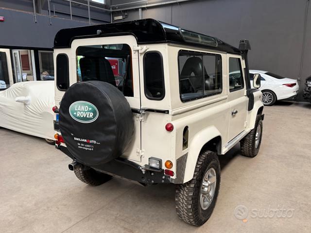 Land Rover Defender 1995 photo 4