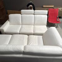 divano a L . in pelle