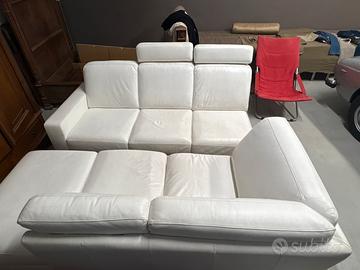 divano a L . in vera pelle