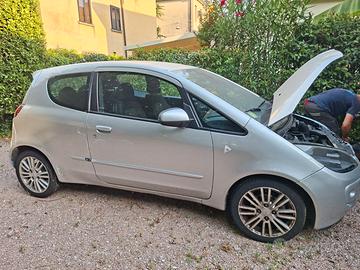 Mitsubishi Colt automatica motore a benzina