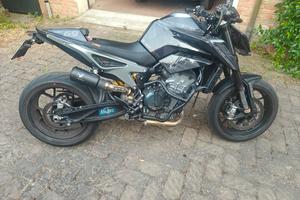 KTM duke 790