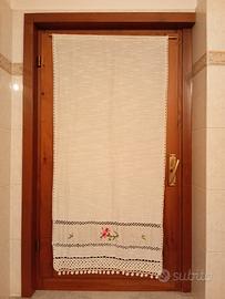 tenda in cotone con ricami