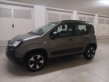 Fiat Panda 1.0 FireFly S&S Hybrid City Cross tua a