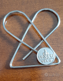 Fermacarte Hatu Velo più oggetti vari