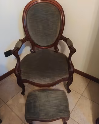 Poltrona a medaglione 