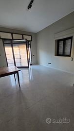 Locale C/6 piano terra con bagno - Via Palatucci