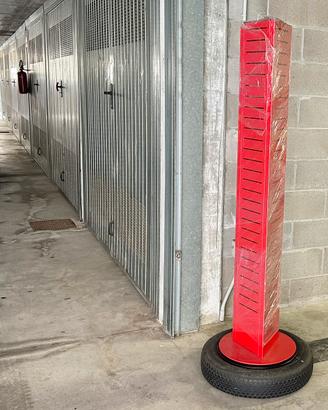 TOTEM PORTA GOMME IMPILATE