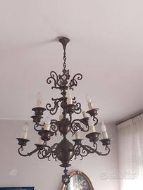 Antico lampadario in bronzo 