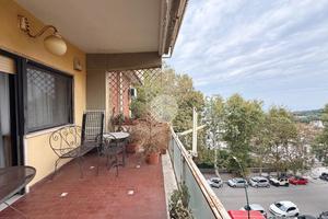 6 LOCALI A NAPOLI
