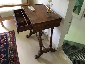 Tavolino in noce fine '800