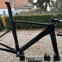 TELAIO DEDACCIAI ATLETA