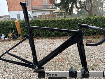 TELAIO DEDACCIAI ATLETA