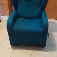 Poltrona con  alzata assistita