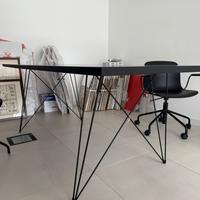 Scrivania uffici con 3 sedie