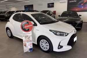 TOYOTA Yaris 1.5 Hybrid 92 CV e-CVT Business
