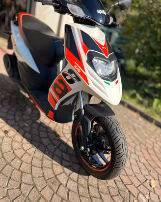 Scooter Aprilia Sr Motard 50cc