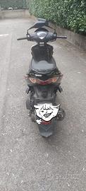 scooter marca KYMCO