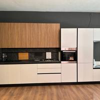 Cucina lineare da EXPO - Elettrodomestici ARISTON