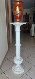 Colonna in marmo bianco per arredo