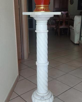 Colonna in marmo bianco per arredo