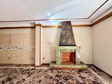 Primo piano ristrutturato semi indipendente