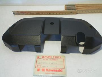 PIASTRA INF STRUMENTAZIONE GT 550-750 KAWASAKI 140