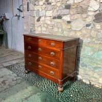 Comò in noce e olmo