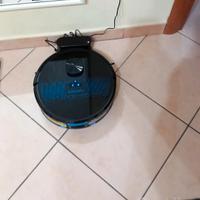 Robot aspirapolvere lavapavimenti