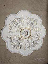 Rosone da soffitto in gesso decorato