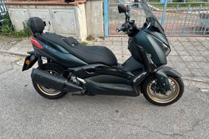 Yamaha xmax 300 tech max