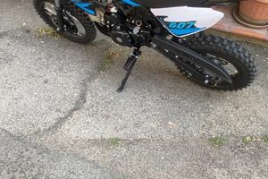 Pit bike