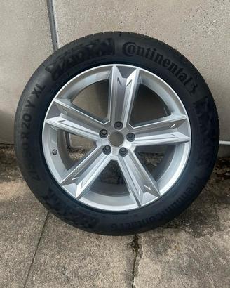 cerchi e gomme Audi Q8  275/50 R 20 continental