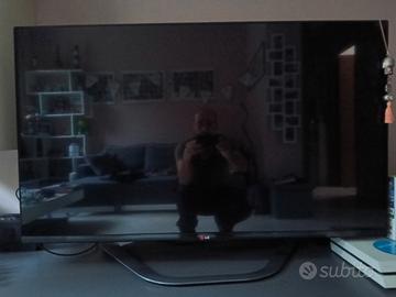 LG 47"  LA660S