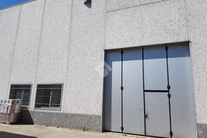 CAPANNONE A CARONNO PERTUSELLA