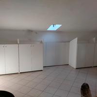 Mobile in pendenza per mansarda