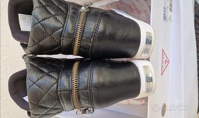 Scarpe con zeppa interna