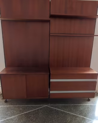 Parete attrezzata in legno