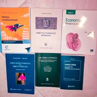 Libri 1° anno Giurisprudenza come nuovi