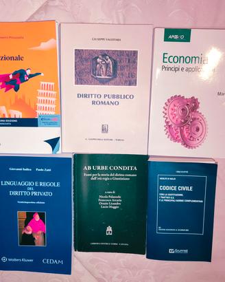 Libri 1° anno Giurisprudenza come nuovi