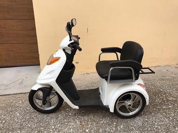 Scooter 3 ruote per anziani elettrico