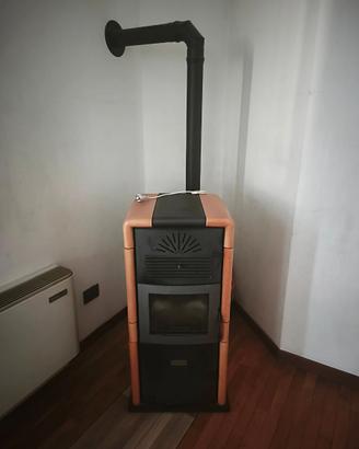 STUFA A PELLET IN CERAMICA 7 KW