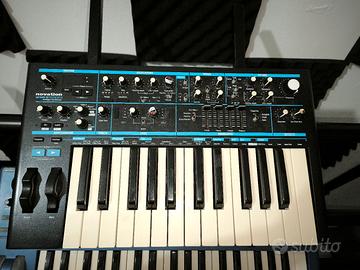 Bass Station 2 (con custodia)