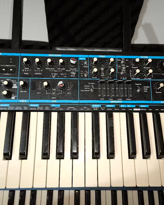 Bass Station 2 (con custodia)