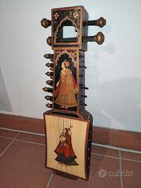 Sarangi indiano artigianale dipinto