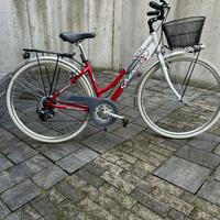 Bicicletta donna 28 in alluminio 21 rapporti