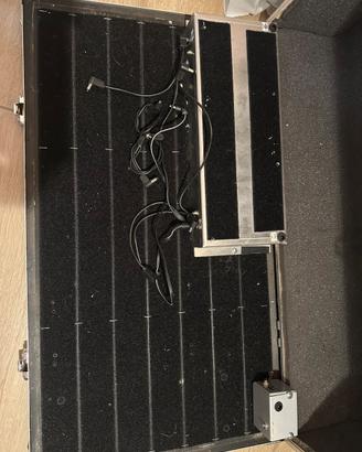 Pedalboard flight case fx Case con alimentatore